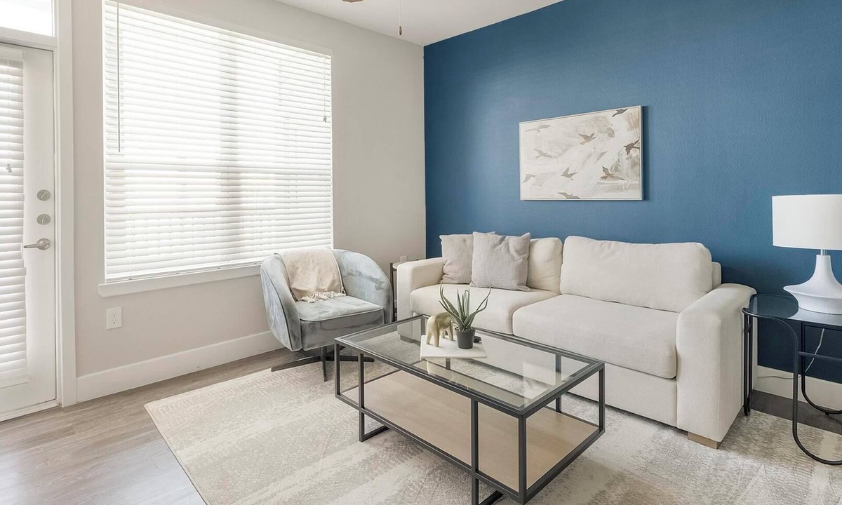 Allen Apartment | Landing | Modern 2BD, Gym, Pool