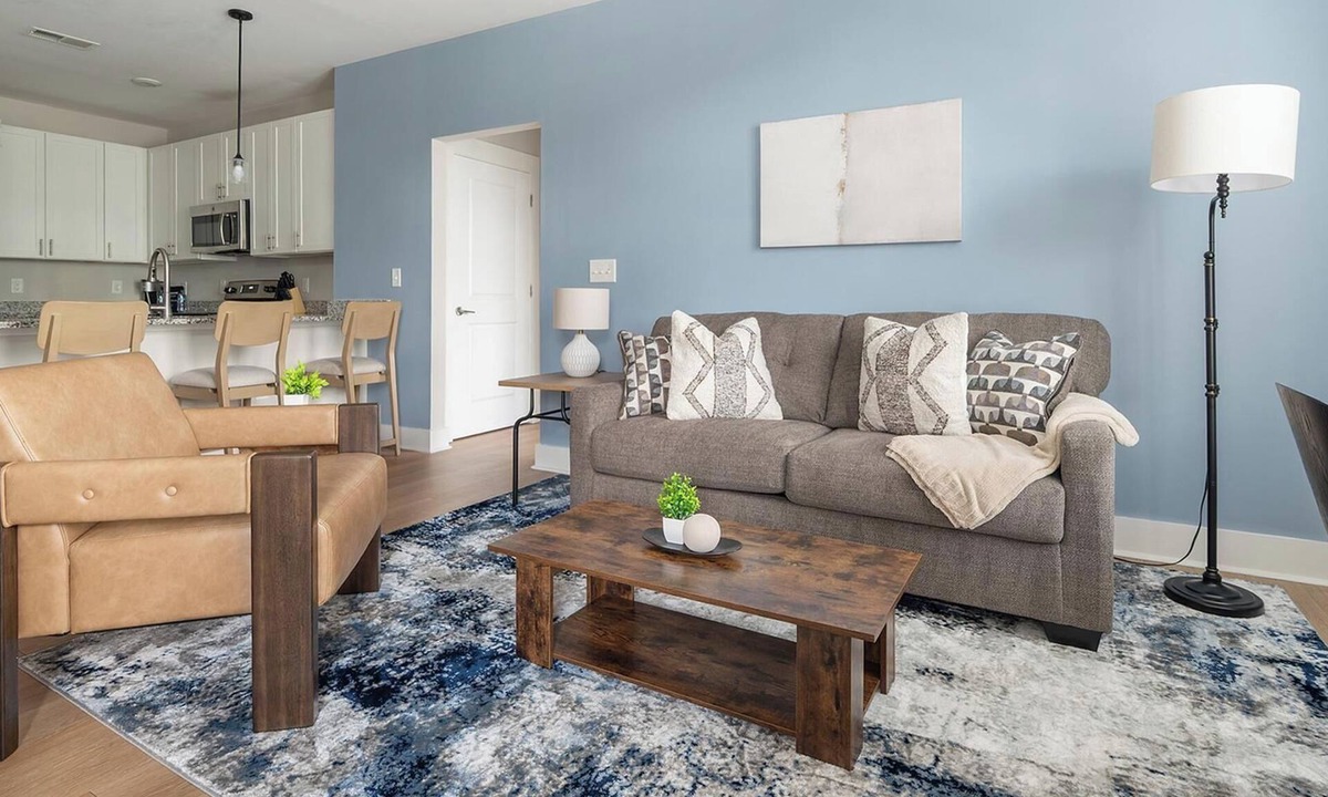 Hickory Apartment | Landing | Modern 2BD, Gym, Clubhouse