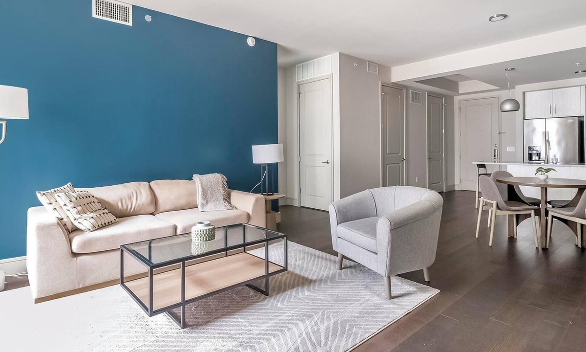 Houston Apartment | Landing | Modern 2BD, Gym, Pool