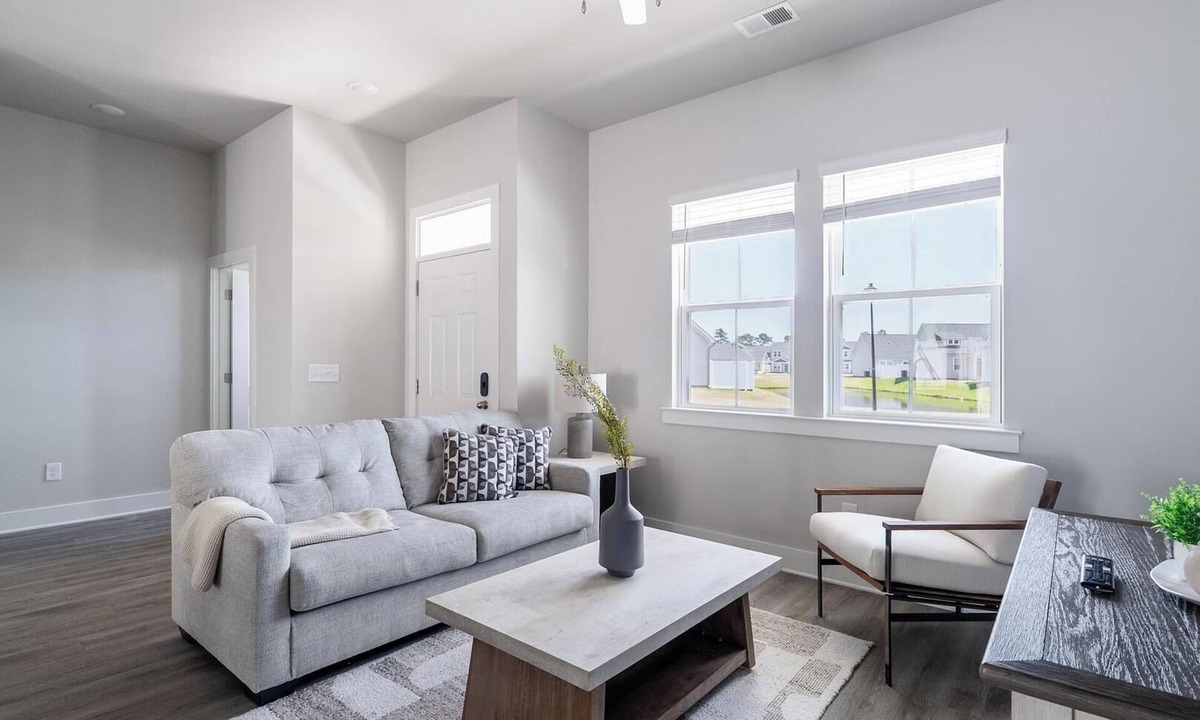 Longs Apartment | Landing | Modern 2BD, Gym