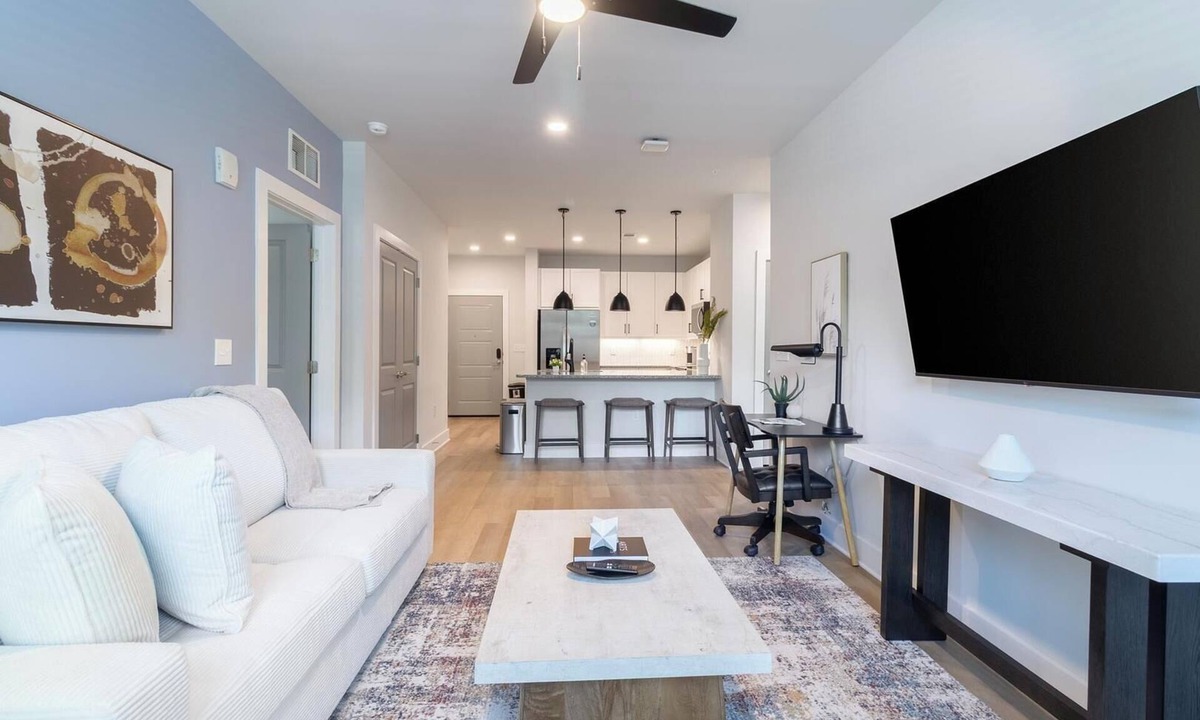 Freeport Apartment | Landing | Modern 2BD, Pool, Gym