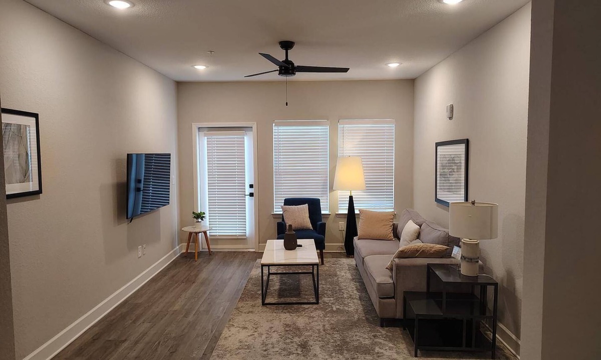 Newberry Apartment | Landing | Modern 2BD, Pool, Gym