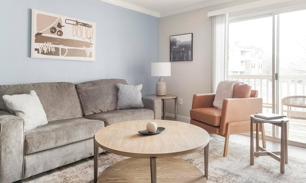 Eureka Apartment | Landing | Modern 2BD, Pool, Gym