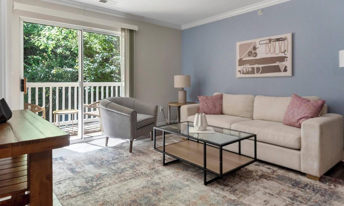 Eureka Apartment | Landing | Modern 2BD, Pool, Clubhouse