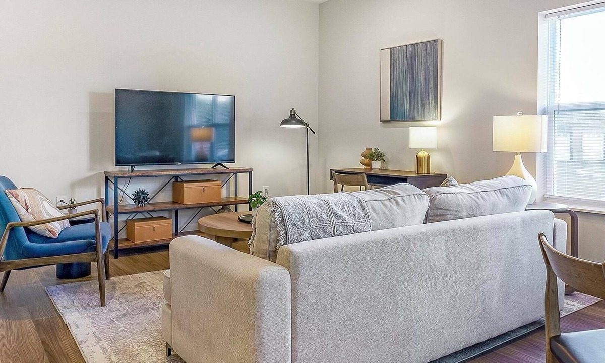 Cartersburg Apartment | Landing | Modern 2BD, Courtyard, Gym