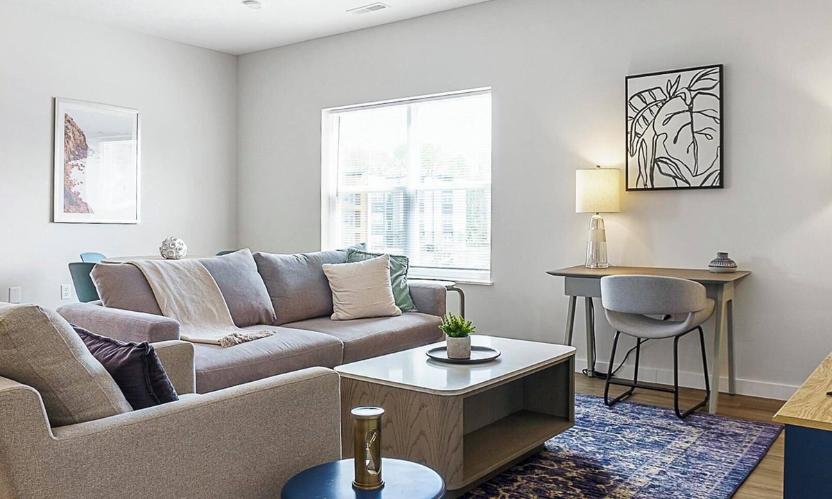 Cartersburg Apartment | Landing | Modern 2BD, Courtyard, Pool