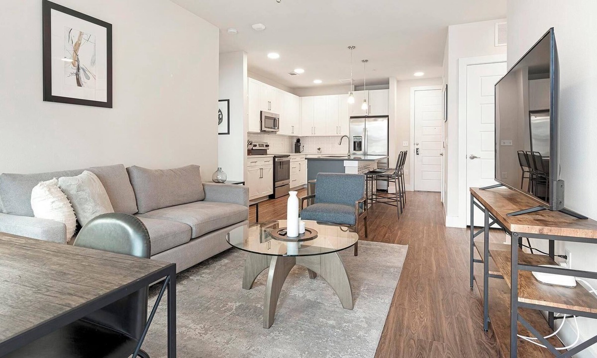 Wetmore Apartment | Landing | Modern 2BD, Pool, Gym