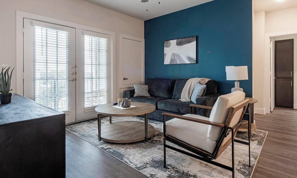 San Antonio Apartment | Landing | Modern 2BD, Gym, Pool