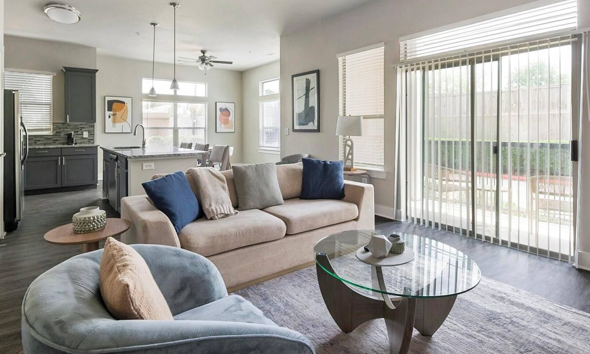 Nassau Bay Apartment | Landing | Modern 2BD, Yoga Studio, Pool