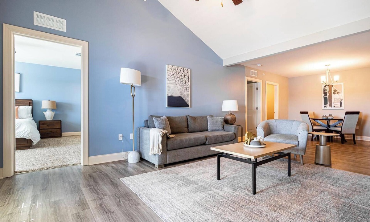Cocoa Apartment | Landing | Modern 3BD, Clubhouse, Pool