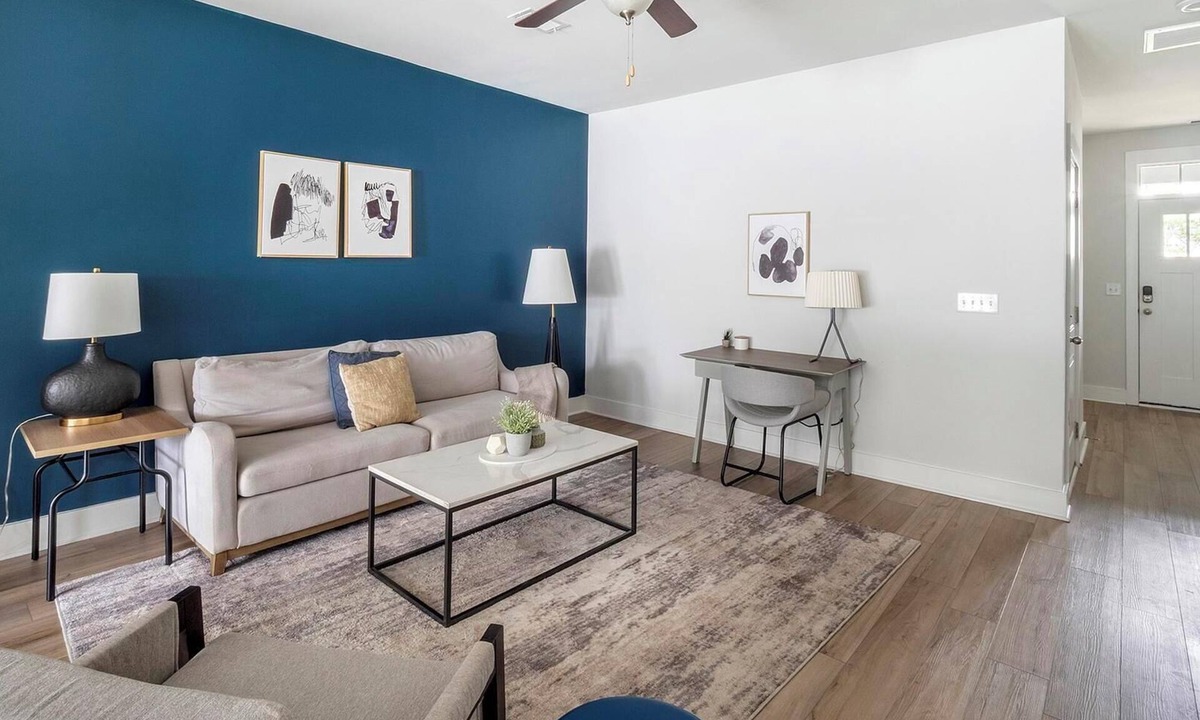 Summerville Apartment | Landing | Modern 3BD, Gym, Yoga Studio