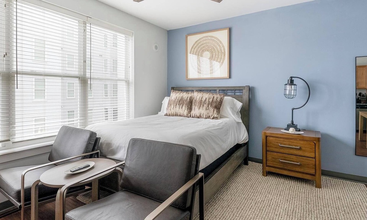 Five Points South Apartment | Landing | Modern Studio, Gym, Yoga Studio