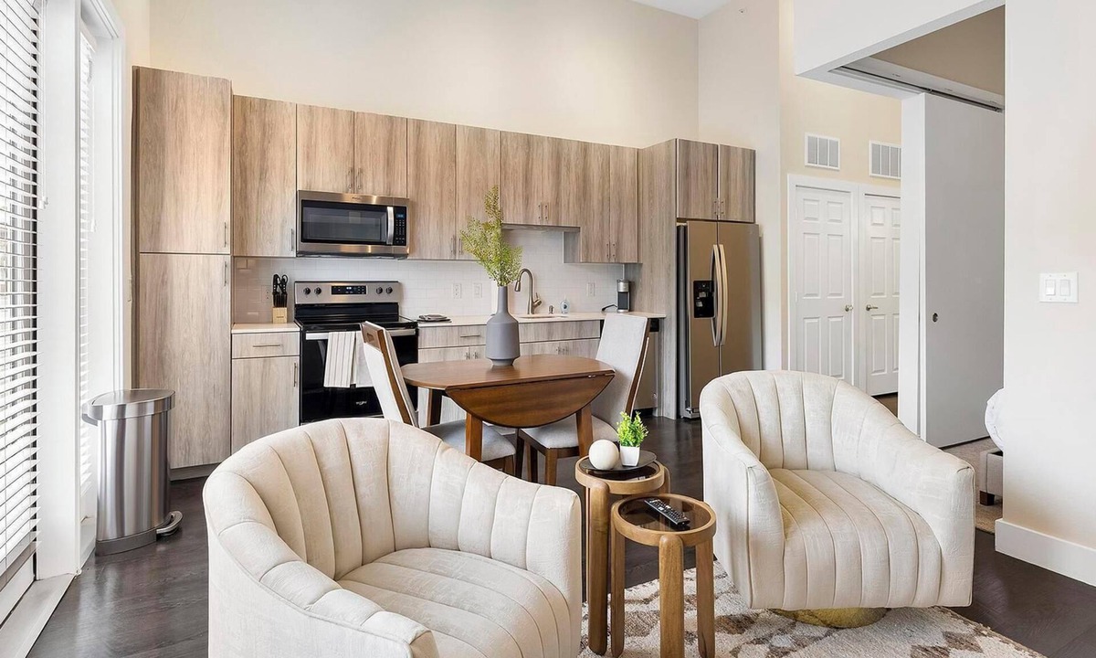 Fort Worth Apartment | Landing | Modern Studio in Bricktown