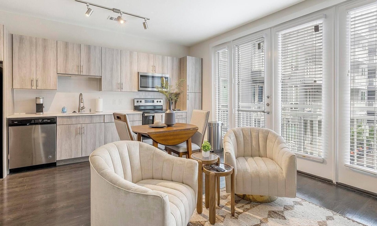 Fort Worth Apartment | Landing | Modern Studio in Bricktown