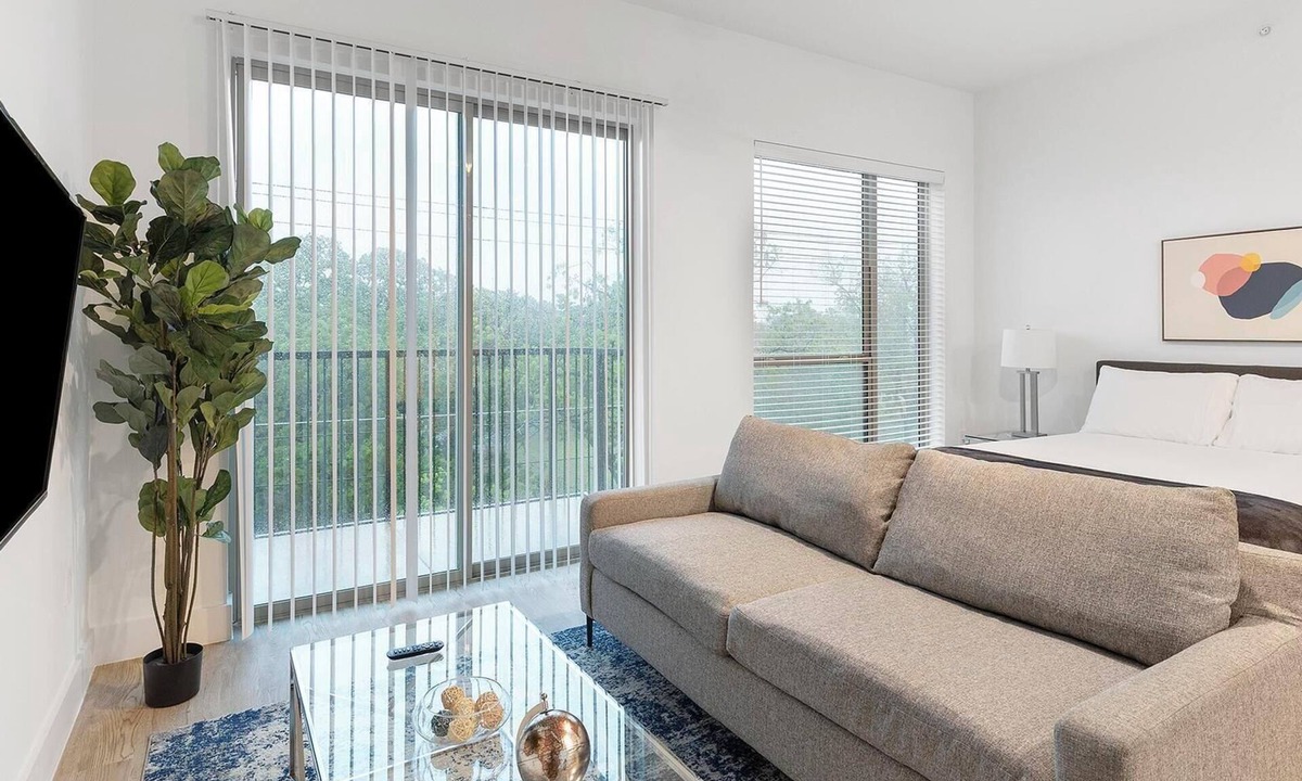 Denton Apartment | Landing | Modern Studio, Clubhouse, Gym