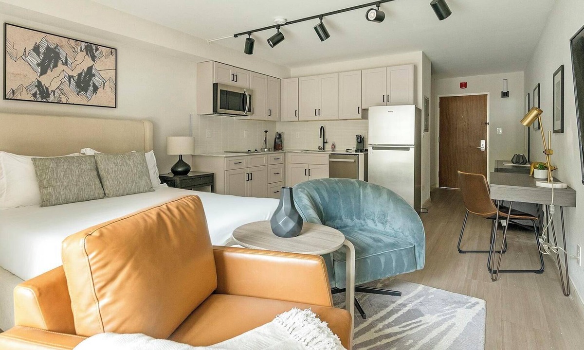 Northeast Raleigh Apartment | Landing | Modern Studio, Pool, Gym