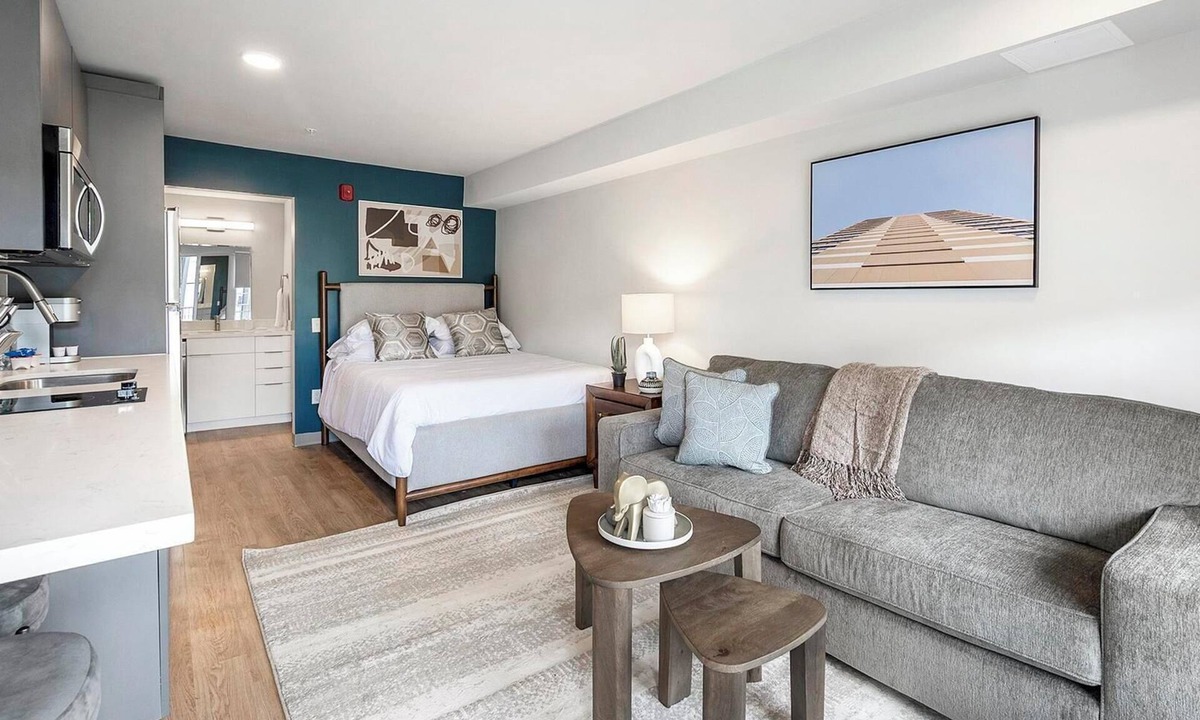Hermitage Apartment | Landing | Modern Studio in Downtown Hermitage
