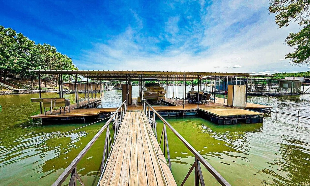 Gravois Mills House | Landing on Lake Time: Lakefront-4BD/2BA/Private Dock/Decks/Firepit-10PP