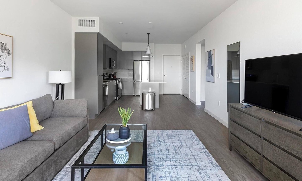 Rhodes Ranch Apartment | Landing | Spectacular 2BD, Clubhouse, Courtyard