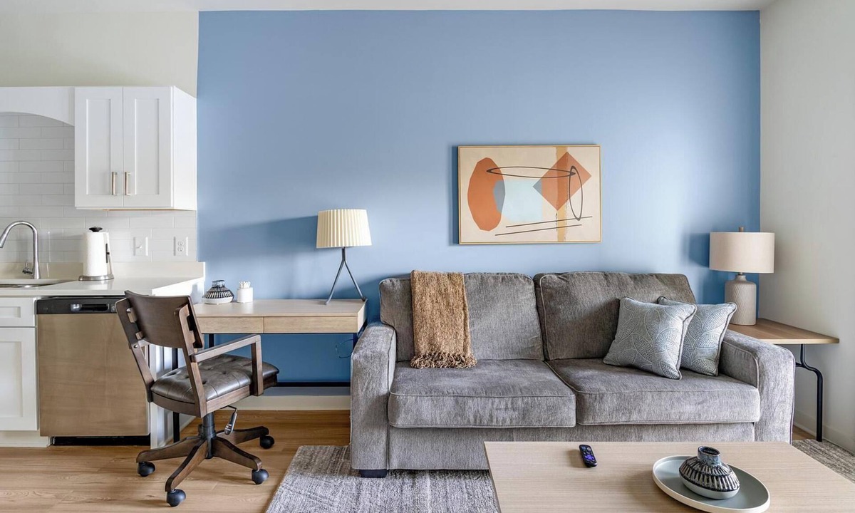 Bellview Apartment | Landing | Spectacular 1BD, Gym, Pool