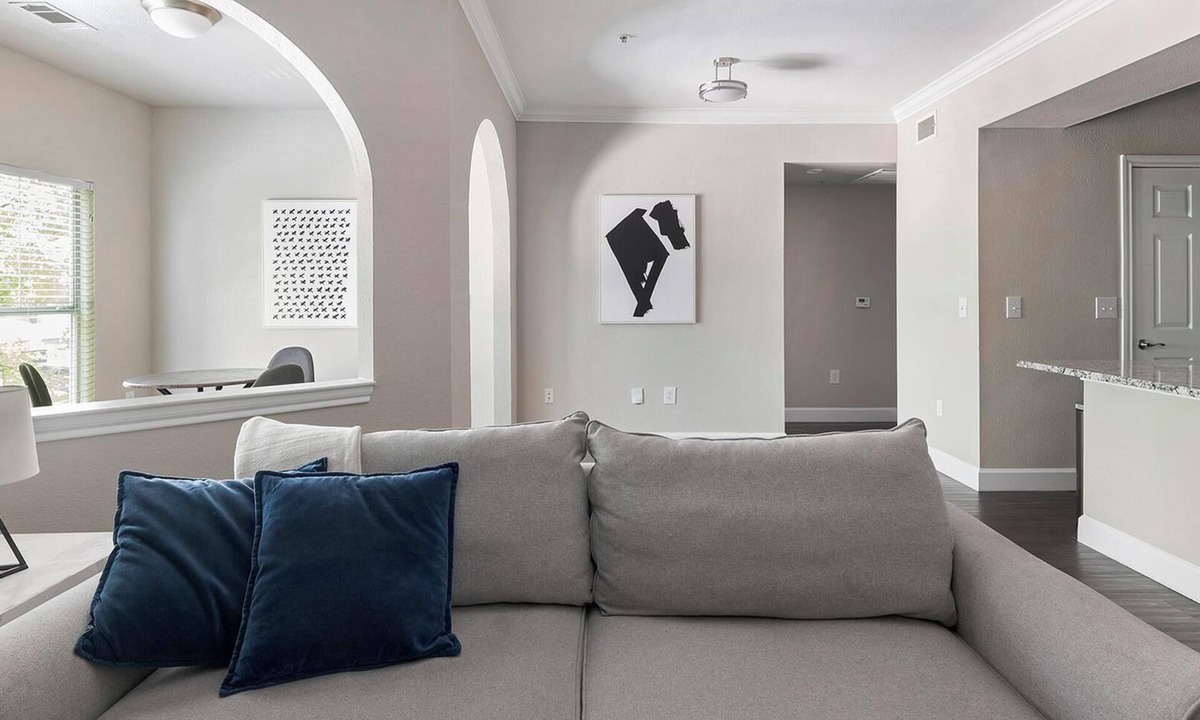 Richmond Apartment | Landing | Spectacular 1BD, Pool, Gym