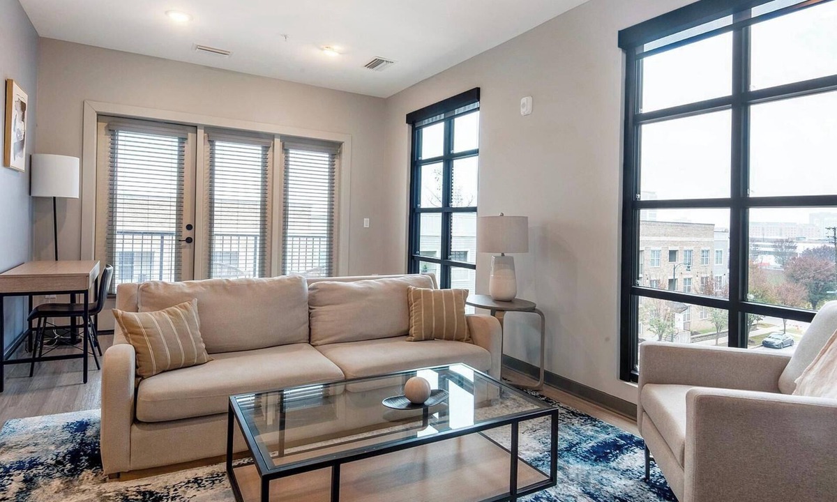Pinch District Apartment | Landing | Spectacular 1BD, Gym, Yoga Studio