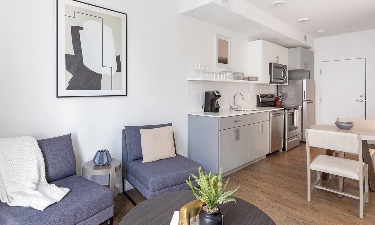 Mann Apartment | Landing | Spectacular 1BD, Rooftop Lounge