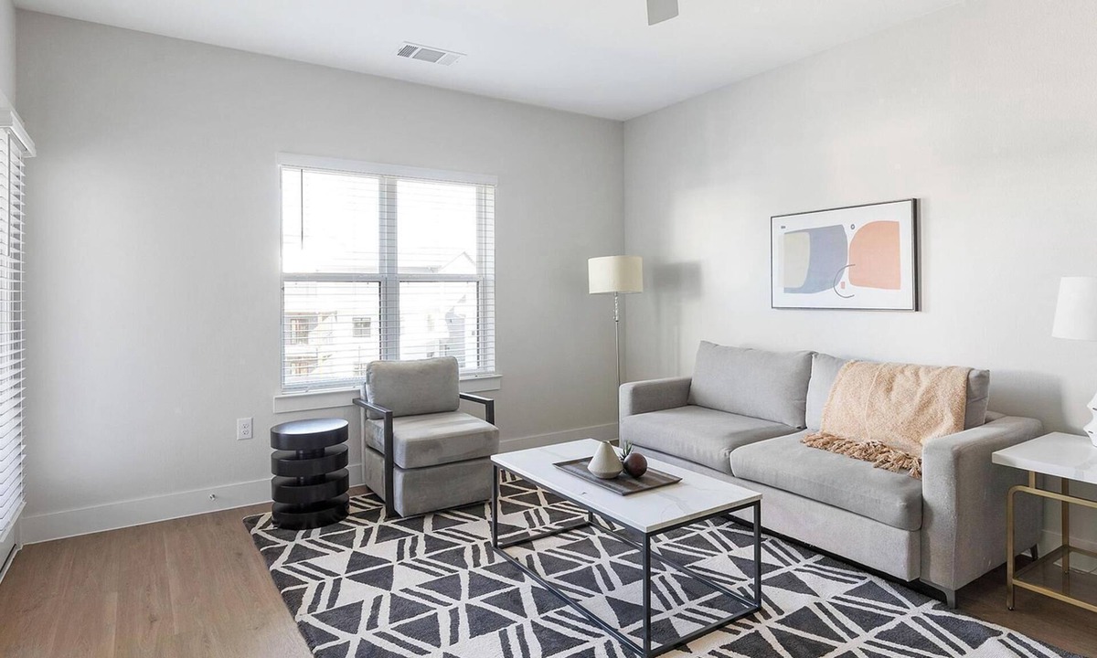 Seguin Apartment | Landing | Spectacular 1BD, Gym, Pool