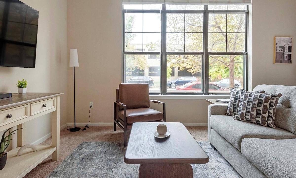 Central West End Apartment | Landing | Spectacular 2BD, Pool, Gym