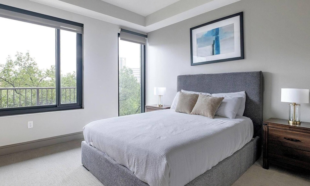 Houston Apartment | Landing | Spectacular 2BD, Pool, Gym