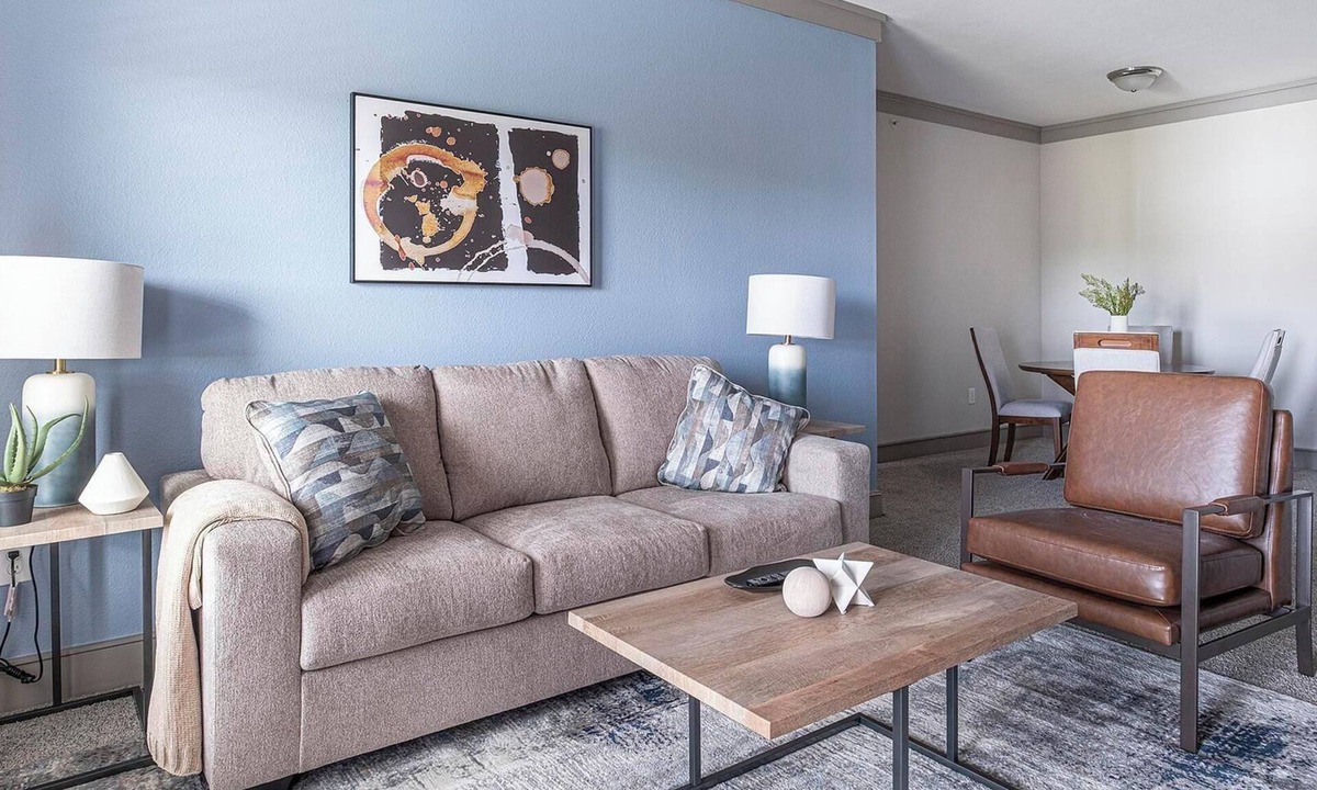 George Bush Park/Eldridge Apartment | Landing | Spectacular 2BD, Gym, Pool