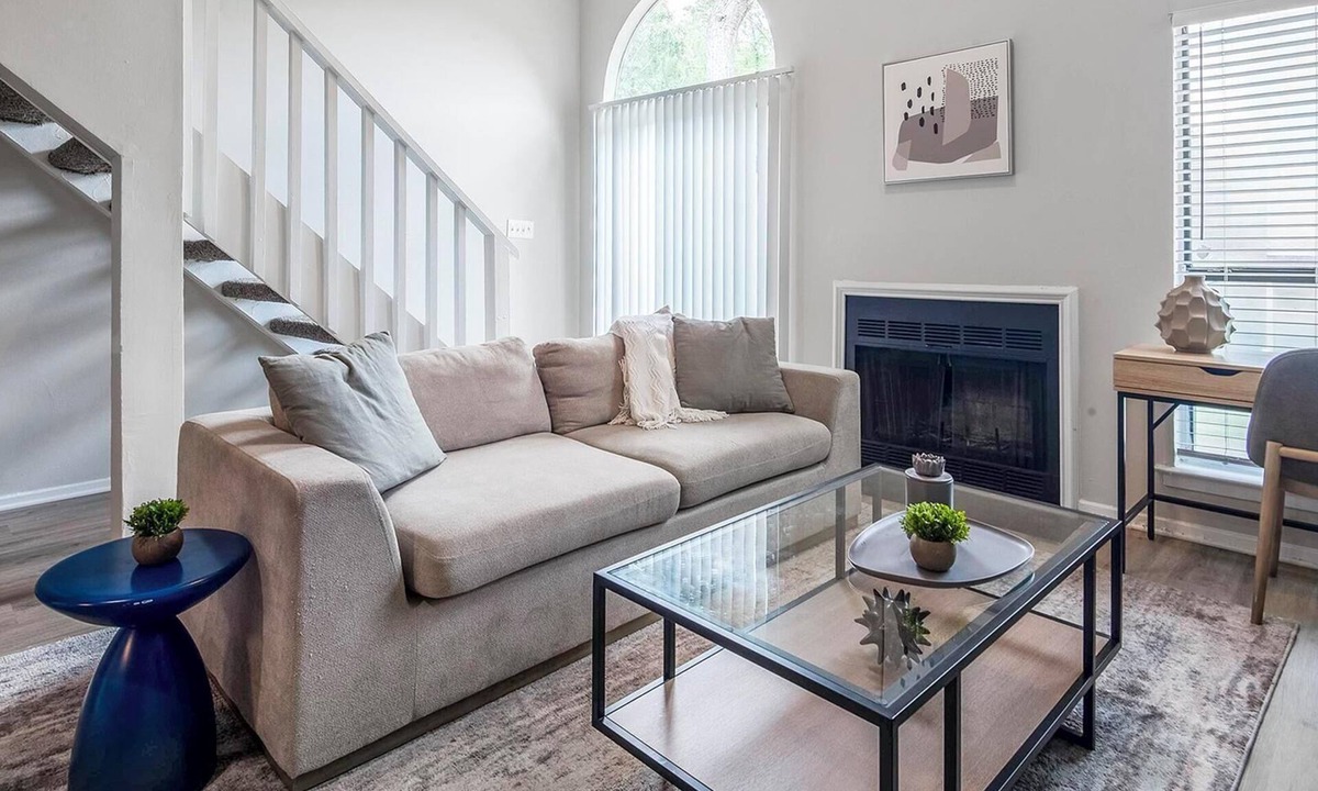 Cordova Apartment | Landing | Spectacular 2BD, Gym, Pool