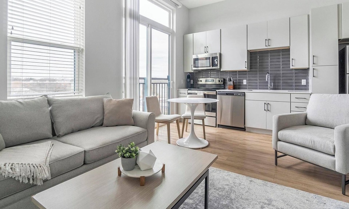 Downtown Apartment | Landing | Spectacular Studio, Courtyard, Pool