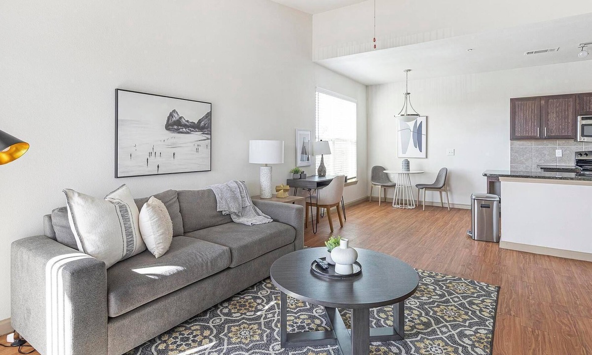 Fort Worth Apartment | Landing | Spectacular 1BD, Gym, Pool