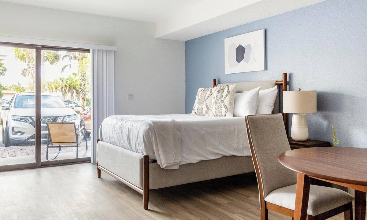 Golden Gate Apartment | Landing | Spectacular Studio, Yoga Studio, Gym
