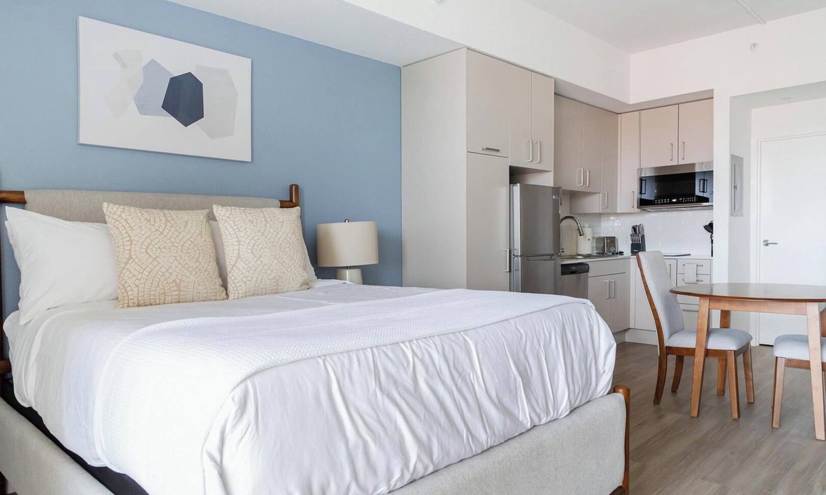 Golden Gate Apartment | Landing | Spectacular Studio, Yoga Studio