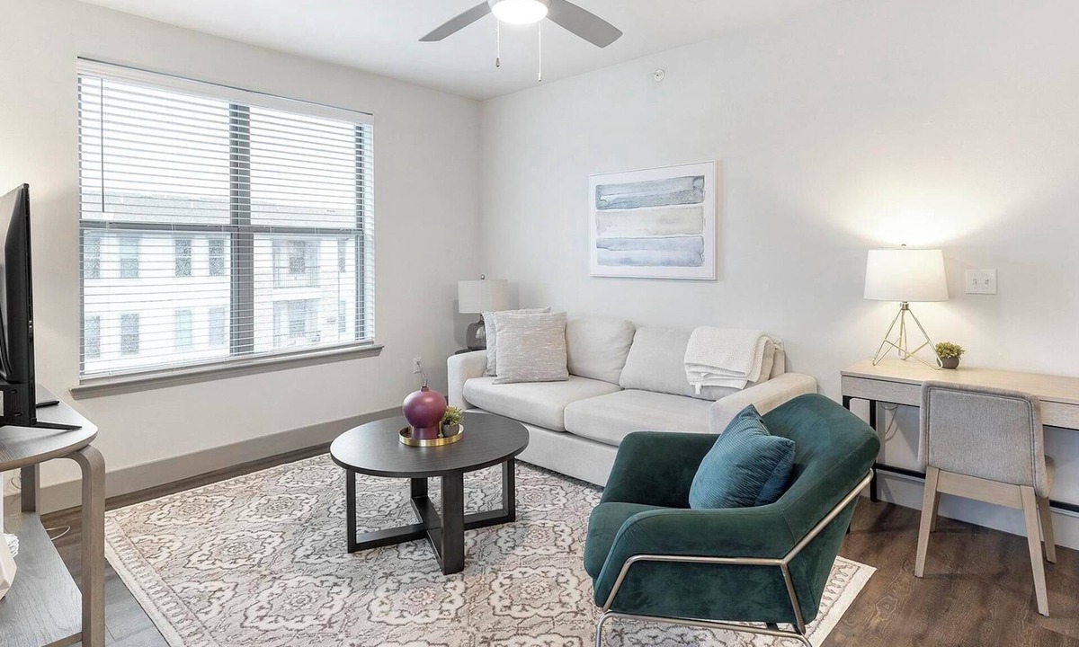Haltom City Apartment | Landing | Spectacular 2BD, Pool, Gym