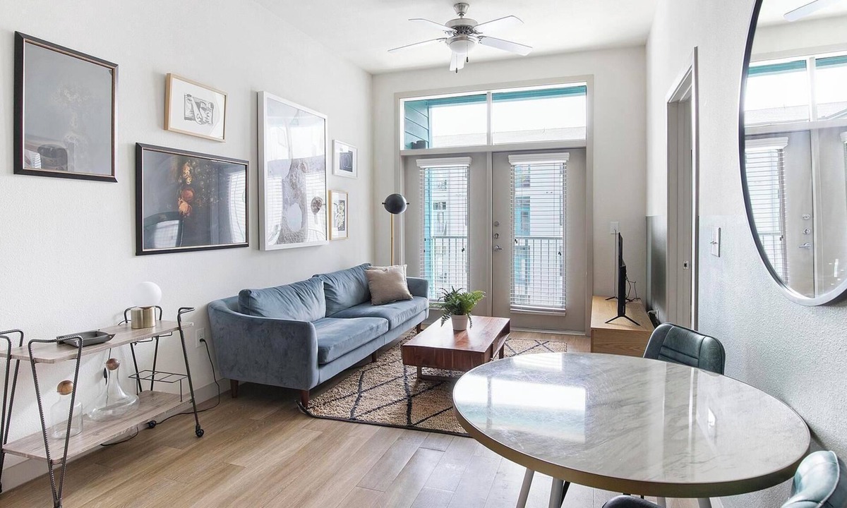 Downtown San Antonio Apartment | Landing | Spectacular 1BD, Gym, Clubhouse