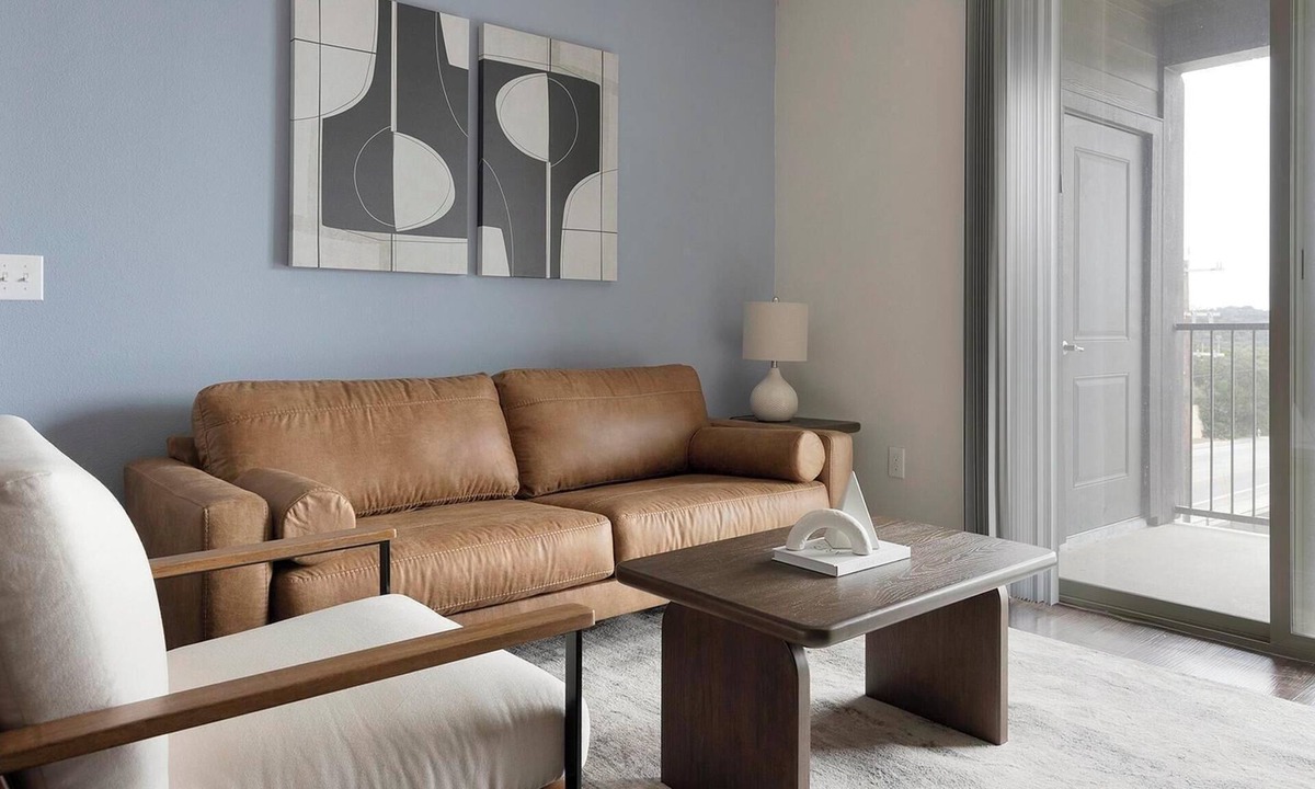 Wetmore Apartment | Landing | Spectacular 3BD, Yoga Studio, Gym