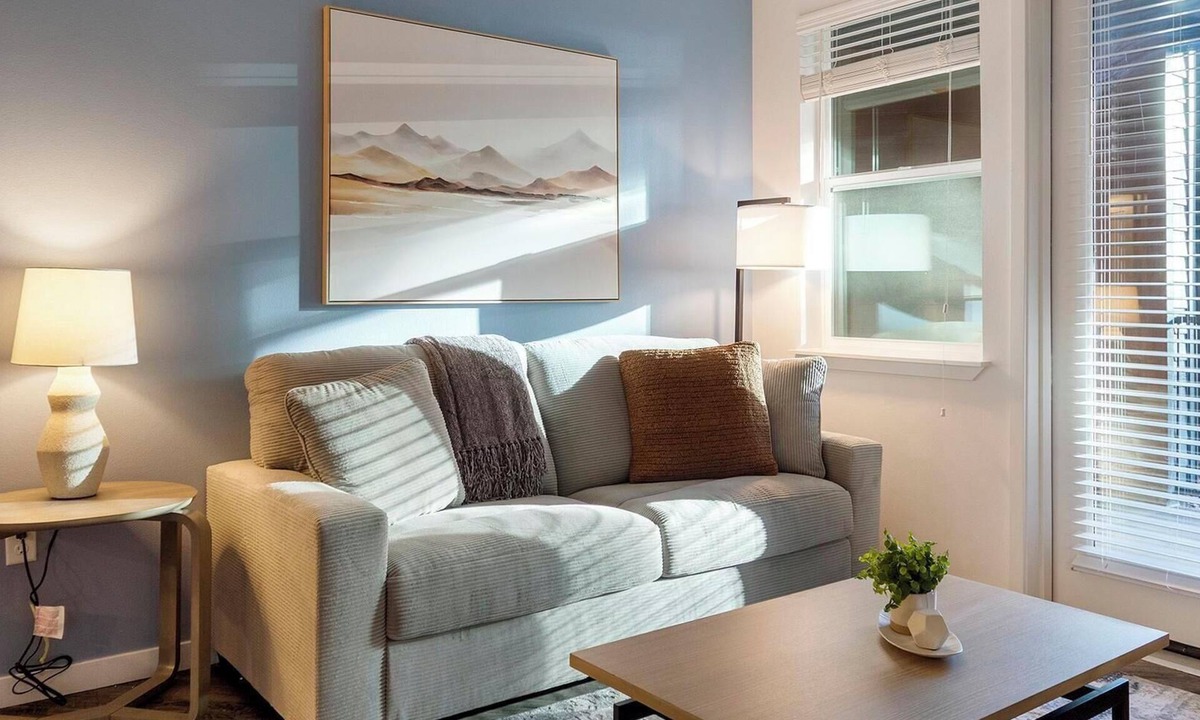 Northgate Apartment | Landing | Stunning 2BD, Gym, Pool