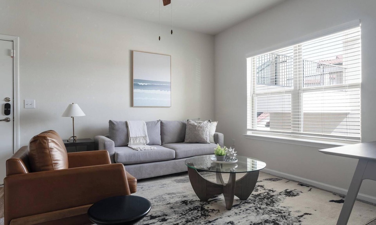 Pflugerville Apartment | Landing | Stunning 1BD, Pool, Clubhouse