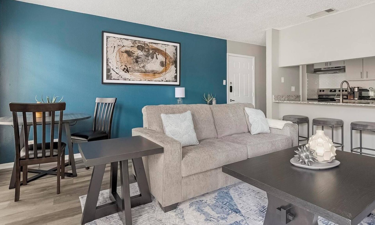 Royal Ridge Apartment | Landing | Stunning 1BD, Pool, Gym