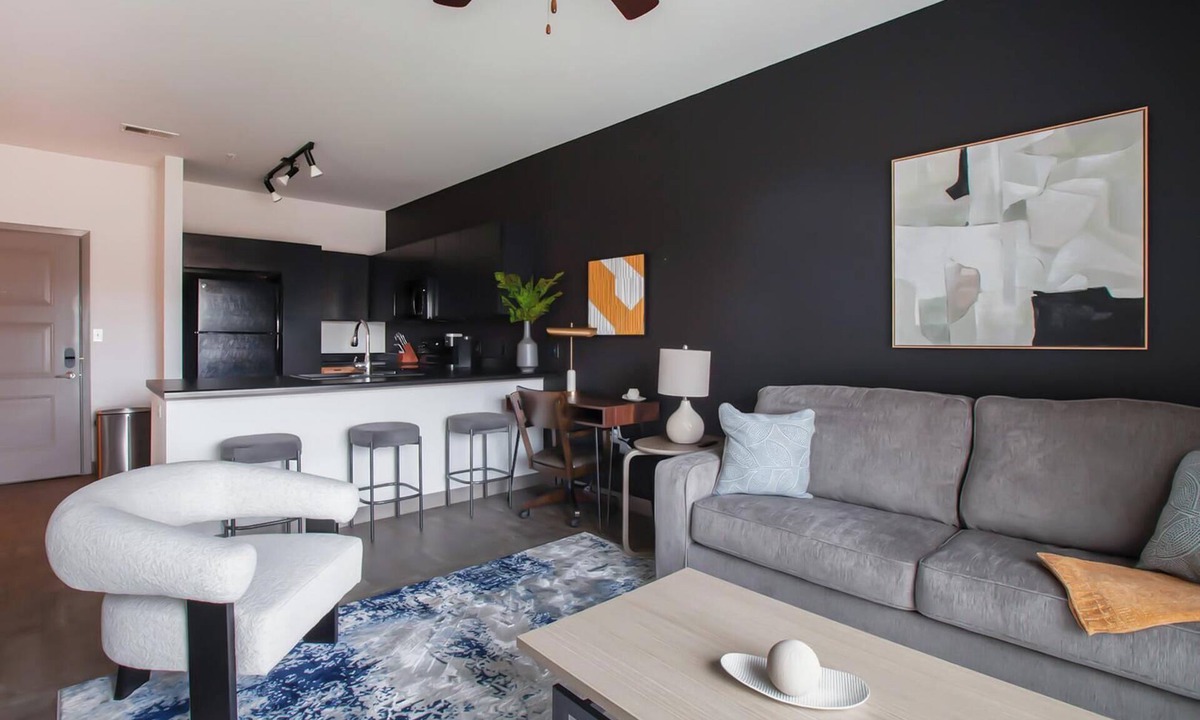 Springfield Apartment | Landing | Stunning 1BD, Courtyard
