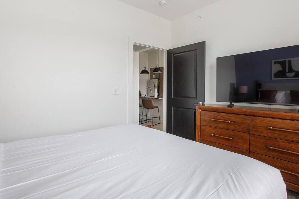 Melissa Apartment | Landing | Stunning 1BD, Clubhouse
