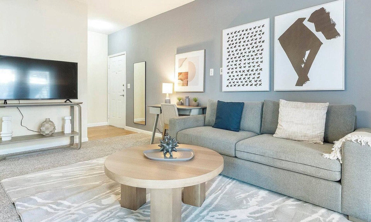Sweetbriar Apartment | Landing | Stunning 1BD, Courtyard, Clubhouse