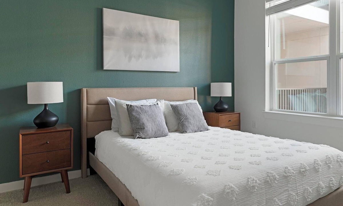 Garland Apartment | Landing | Stunning 1BD, Gym, Pool