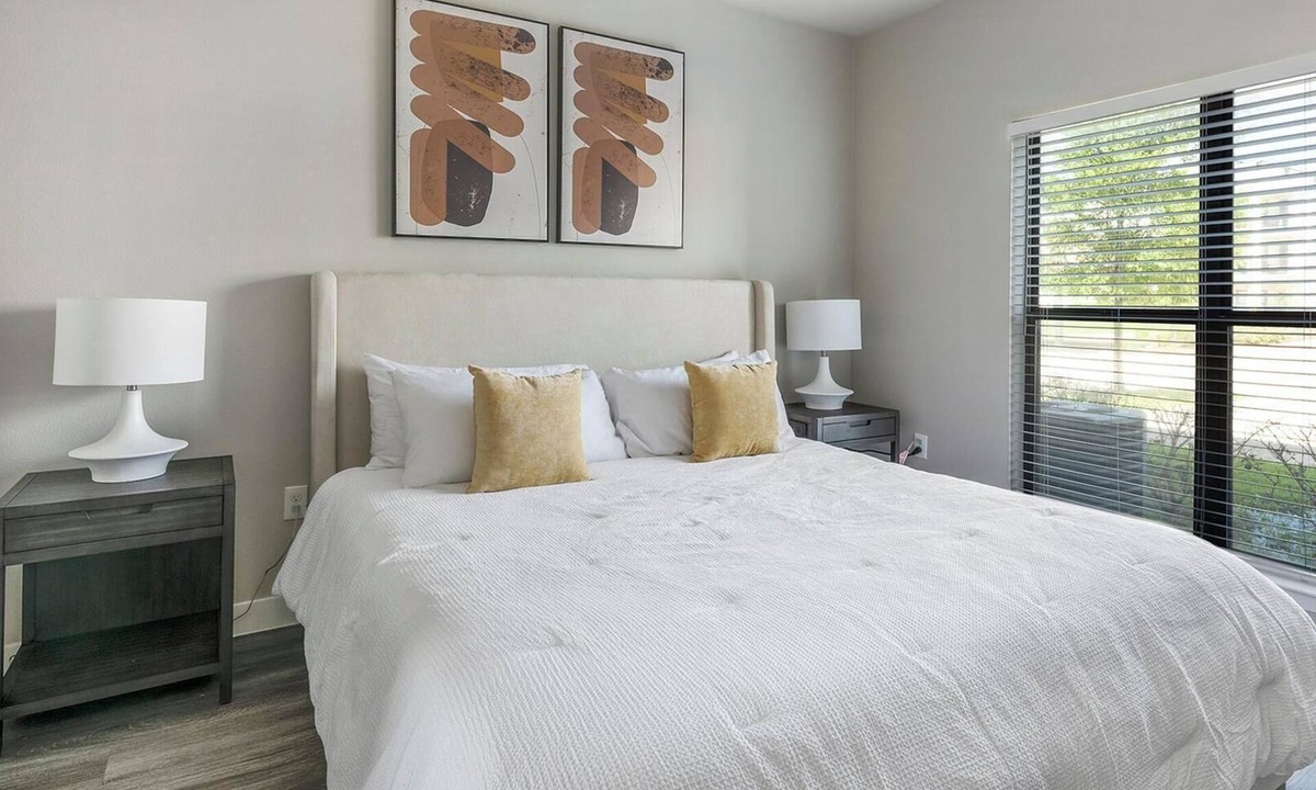 Katy Apartment | Landing | Stunning 1BD, Gym, Courtyard