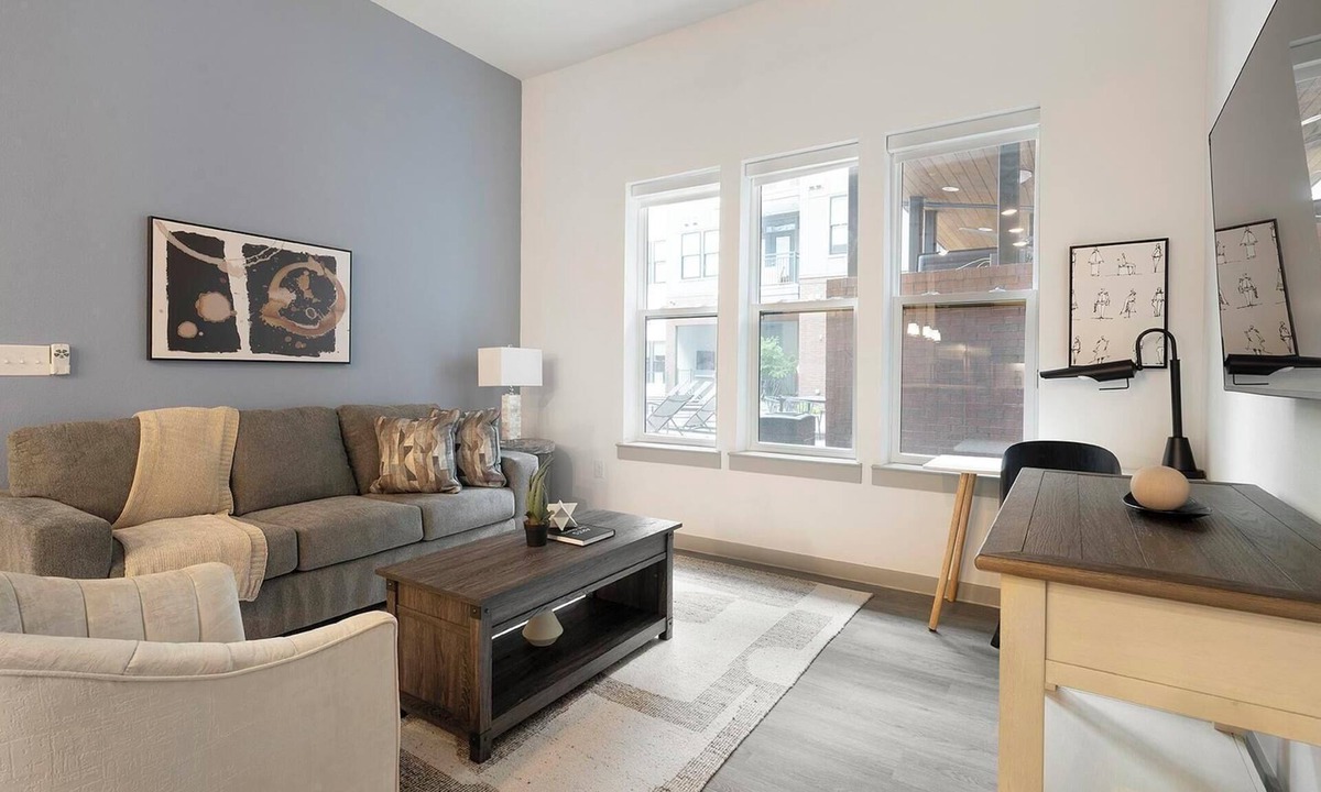 MLK Apartment | Landing | Stunning 1BD, Gym, Pool