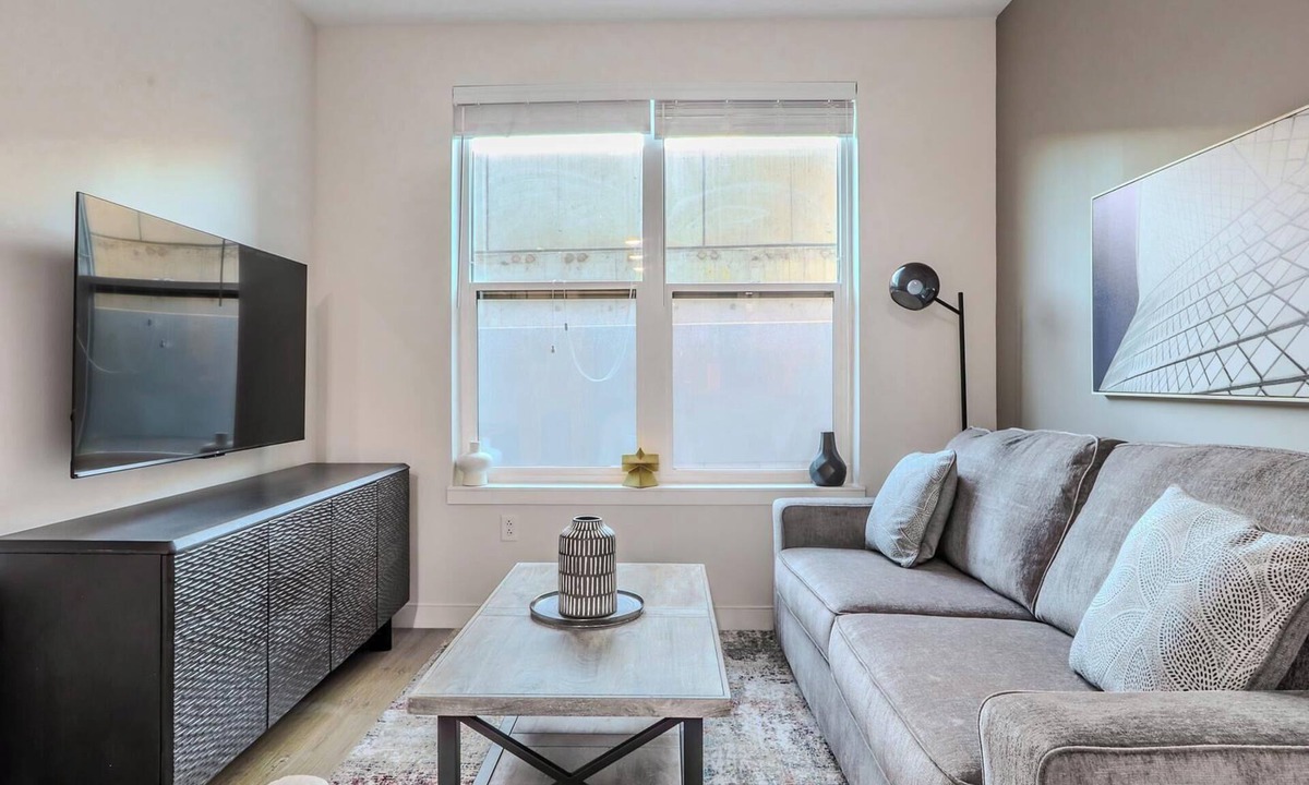 Ithaca Apartment | Landing | Stunning 1BD, Gym