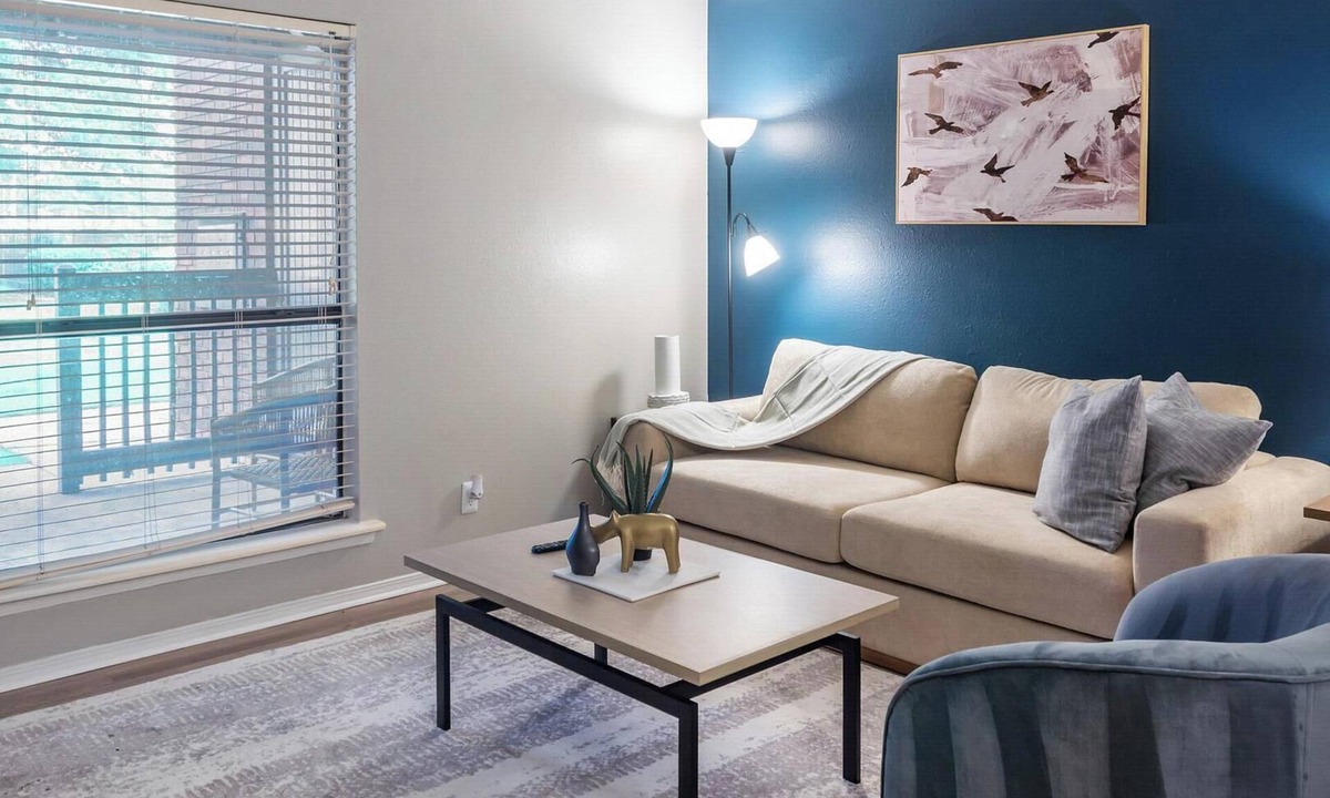 South Tulsa Apartment | Landing | Stunning 1BD, Gym, Clubhouse